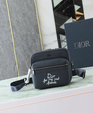 Bag Dior và Hylton Nel