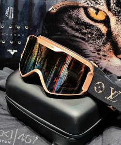 Kính Louis Vuitton