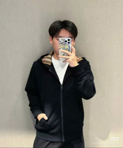 Áo khoác hoodie Burberry