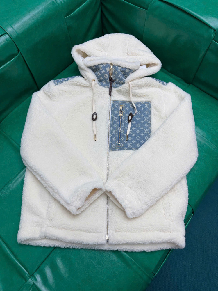 Áo khoác lông cừu LV