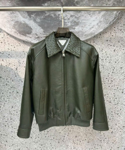 Bộ sưu tập Thu/Đông kỷ niệm 25 năm Bottega Veneta - Áo khoác cổ bẻ