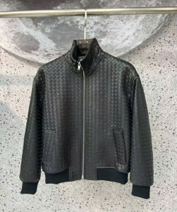 Áo khoác cao cấp mới của Bottega Veneta