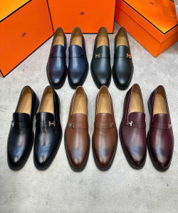Giày lười da thật chất lượng cao.