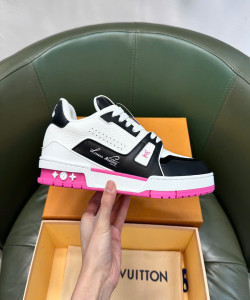 Sneaker LV viền hồng
