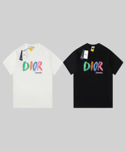 Áo thun ngắn tay in chữ nhiều màu sắc mới của DIOR Xuân/Hè 25SS!