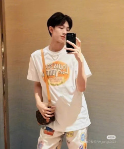 Áo thun 25SS mới của LV