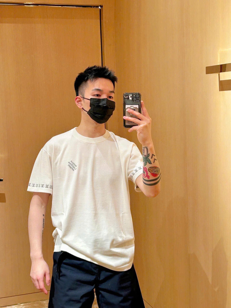 Áo thun ngắn tay dệt kim jacquard họa tiết monogram kiểu Louis 1V có cổ tay áo