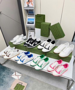 Mẫu giày thể thao đế cao màu trắng mới nhất của Giorgio Armani! ????