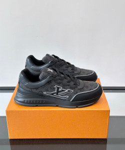 Giày thể thao nam cổ điển