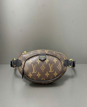 Chiếc túi Keepi M14806 (chip 163) ra mắt lần đầu tại show diễn thời trang Xuân/Hè 2025