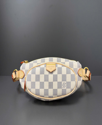 Chiếc túi Keepi N00230 (chip 163) ra mắt tại buổi trình diễn thời trang Xuân/Hè 2025