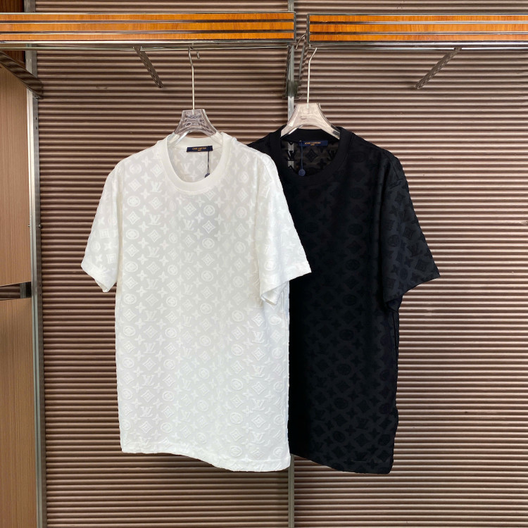 Áo thun ngắn tay Louis Vuitton in họa tiết Monogram