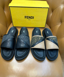 Dép Fendi