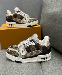 Sneaker LV nâu caro