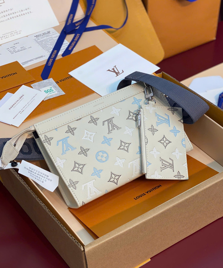 gaston Louis Vuitton M28818