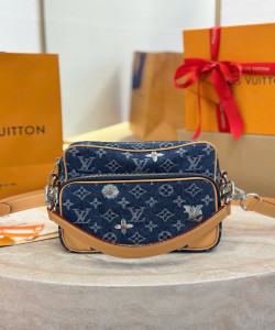 Bag Louis Vuitton M27553