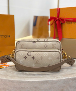 Bag Louis Vuitton M29273