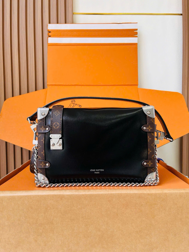 Bag Louis Vuitton M15195